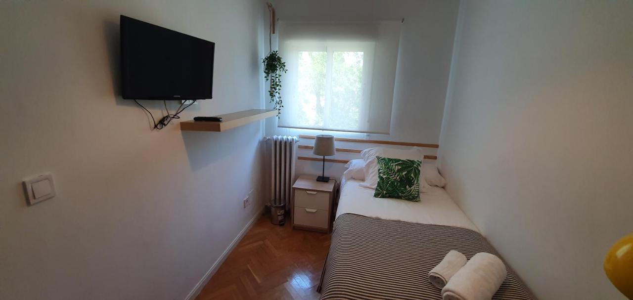 Real Beds Madrid Bed and Breakfast Exteriör bild